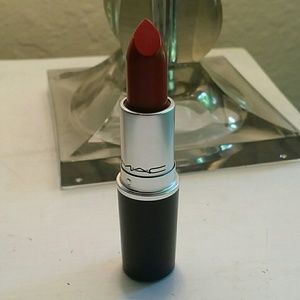 MAC LIPSTICK RED RUSSIAN